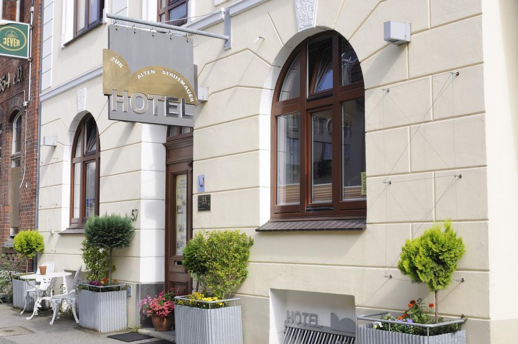 Hotel Zur Alten Stadtmauer Lubeca Exterior foto